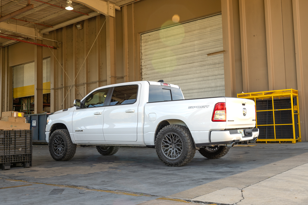 Air Helper Kits vs Traditional Suspension Systems: Which is Better